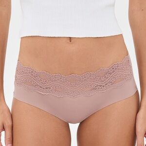 b.tempt'd by Wacoal B.Bare Hipster Briefs

B.Bare Hipster Briefs